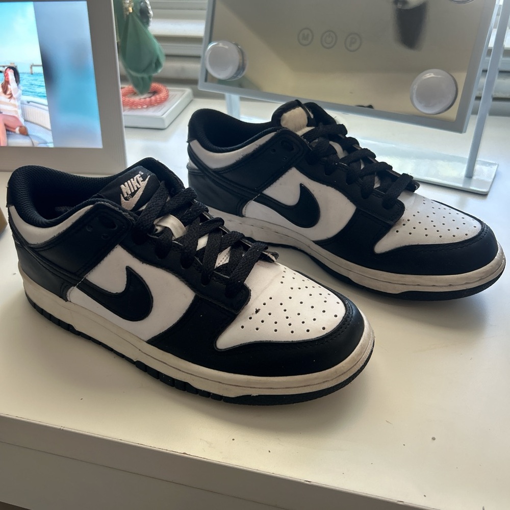Nike Panda Dunks